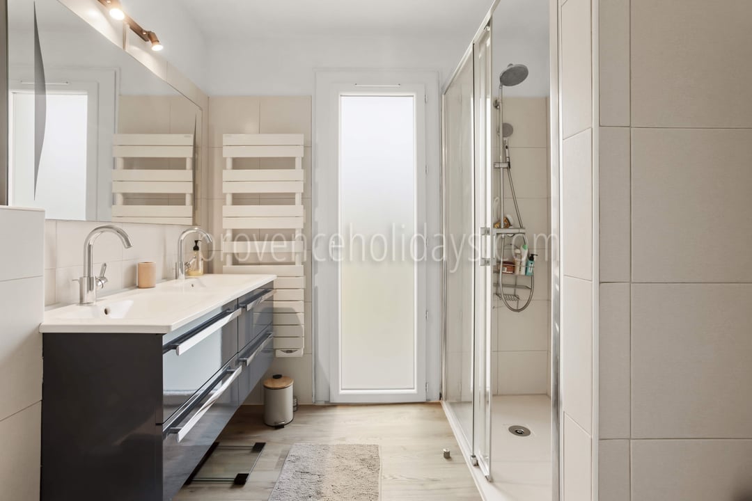 4 - Villa Glory: Villa: Bathroom