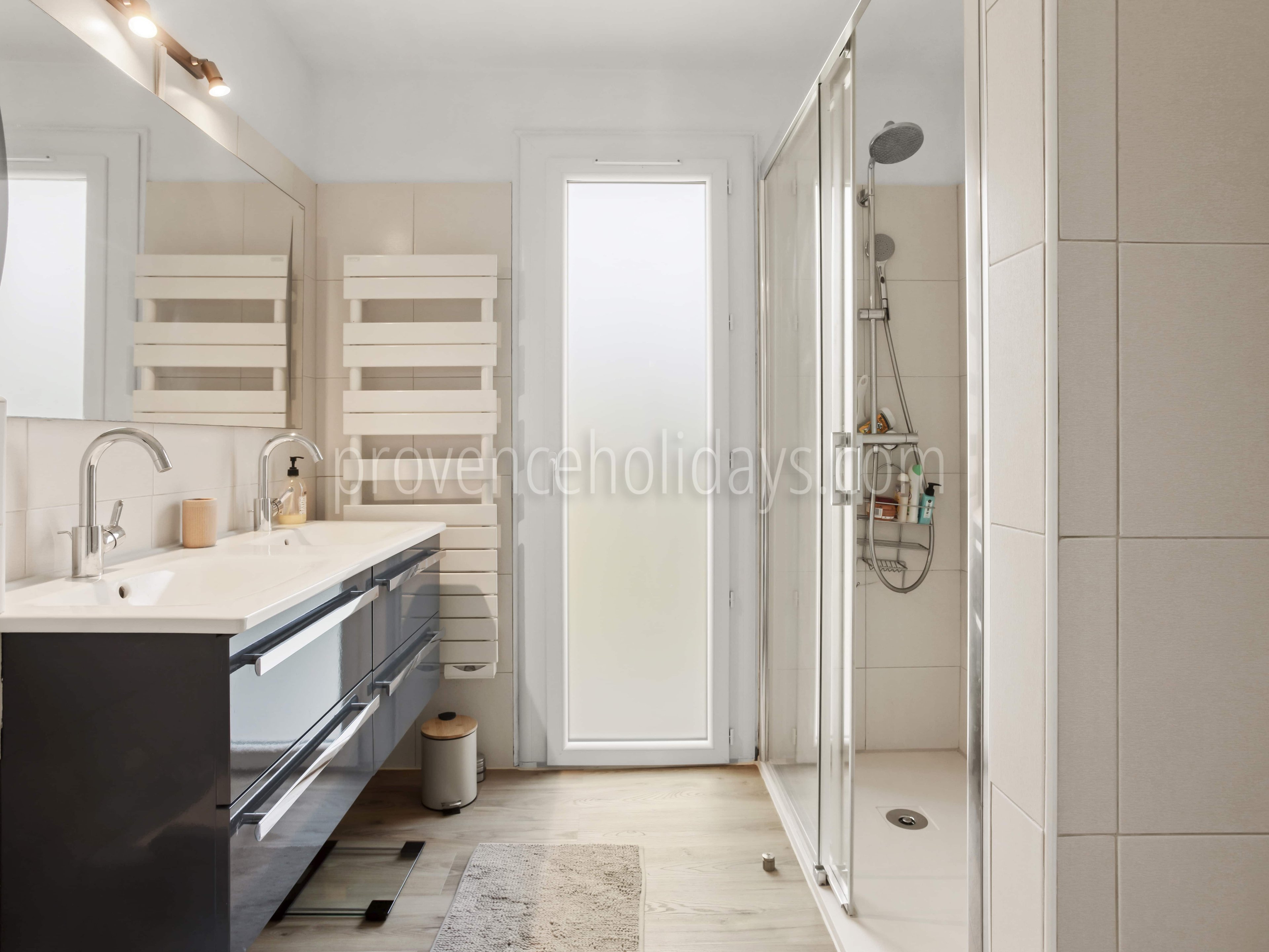 4 - Villa Glory: Villa: Bathroom