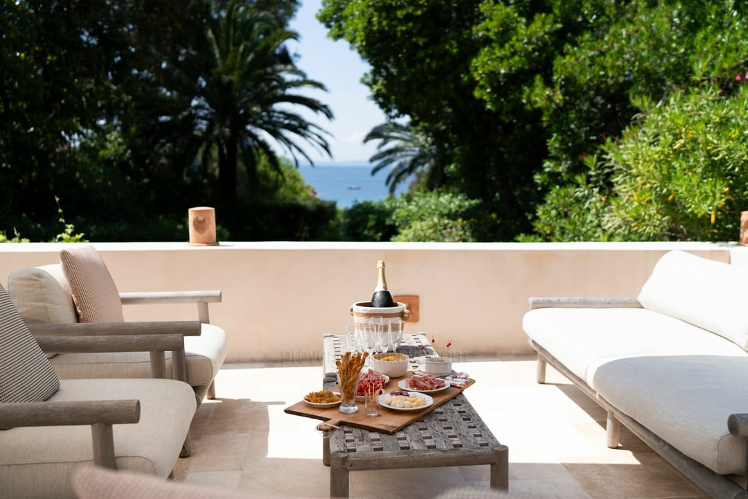8 - Villa Luna: Villa: Exterior