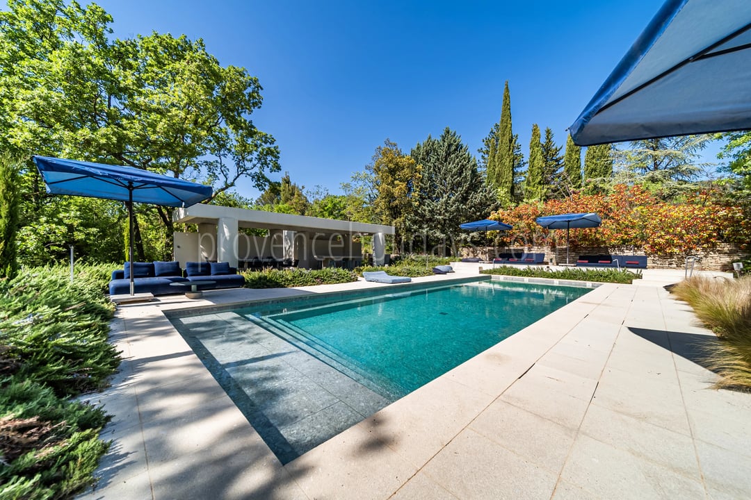 4 - Stone Property in Ménerbes: Villa: Pool