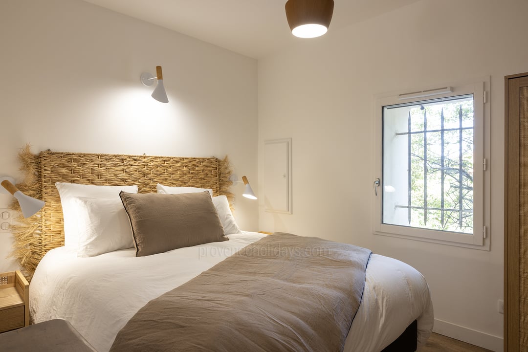 23 - Maison des Alpilles: Villa: Bedroom