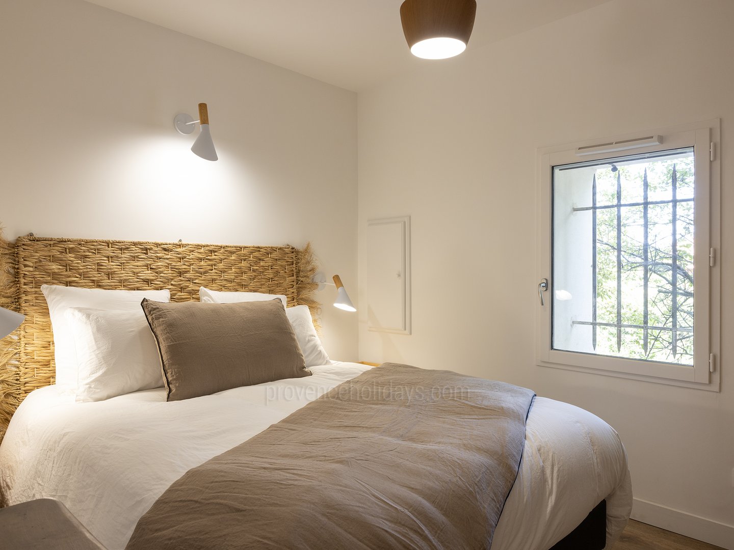 23 - Maison des Alpilles: Villa: Bedroom