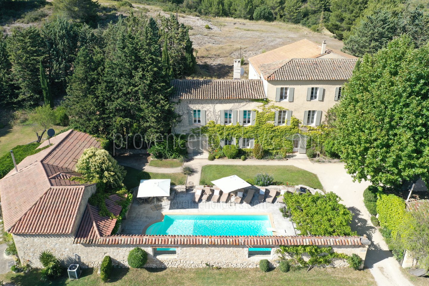 69 - Mas Lambesc: Villa: Exterior