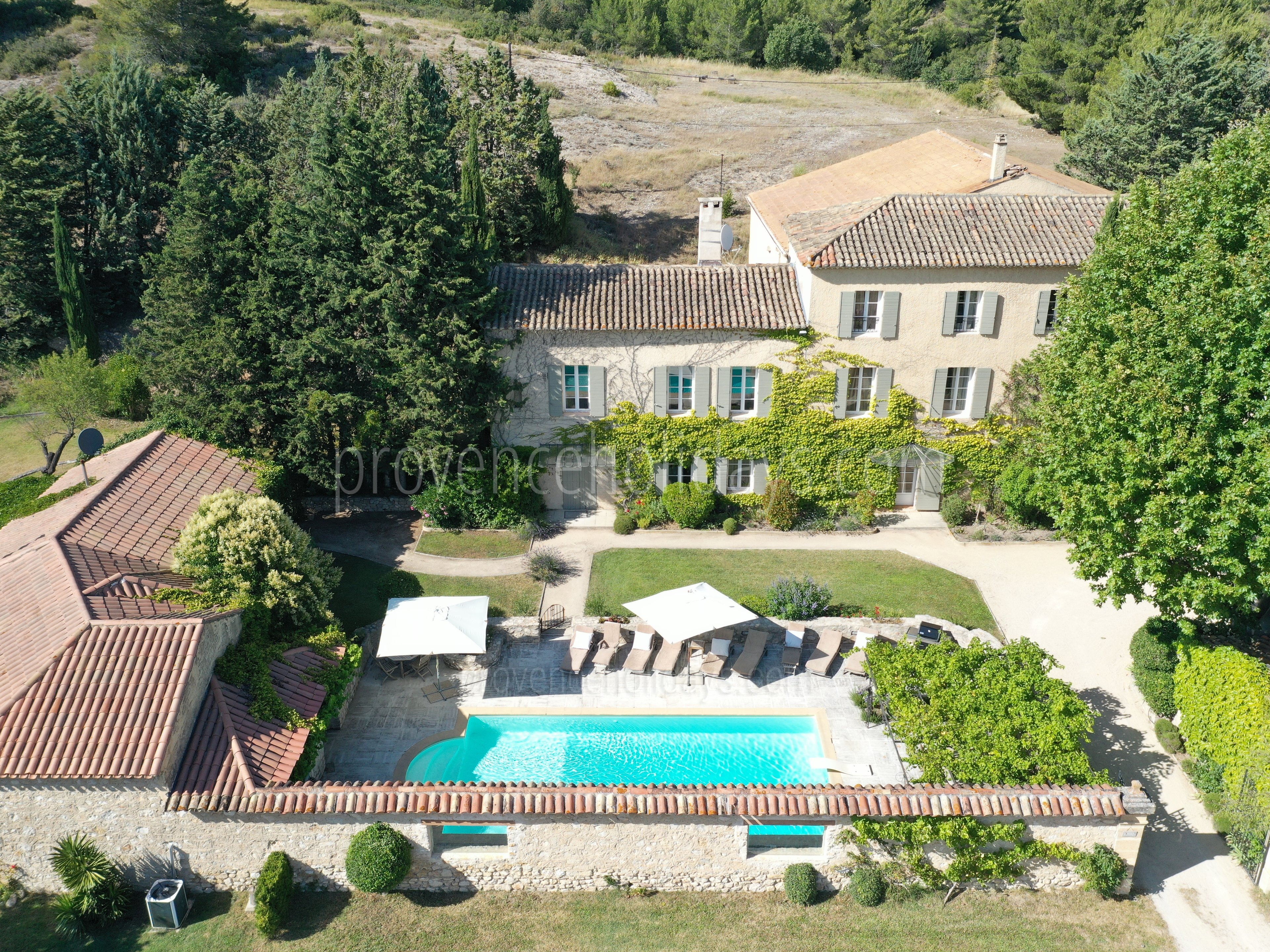 69 - Mas Lambesc: Villa: Exterior