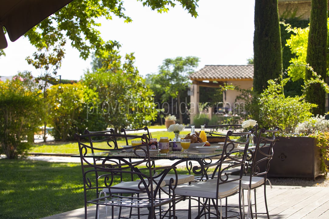 4 - Bastide du Vieux Platane: Villa: Exterior