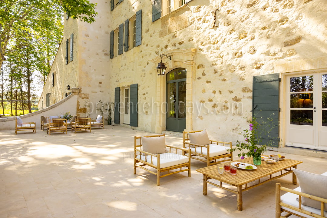 23 - Bastide Mouriès: Villa: Exterior