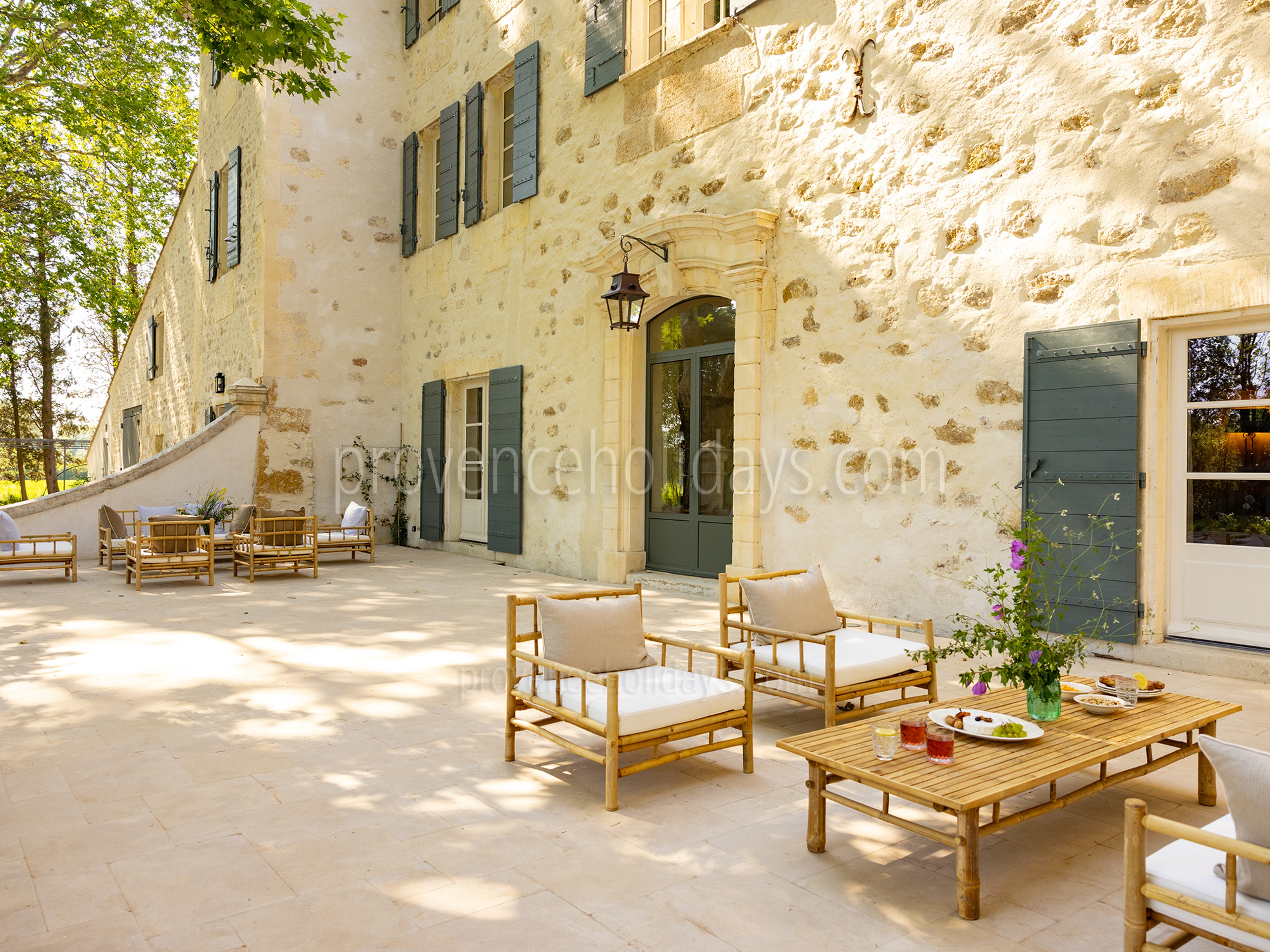23 - Bastide Mouriès: Villa: Exterior