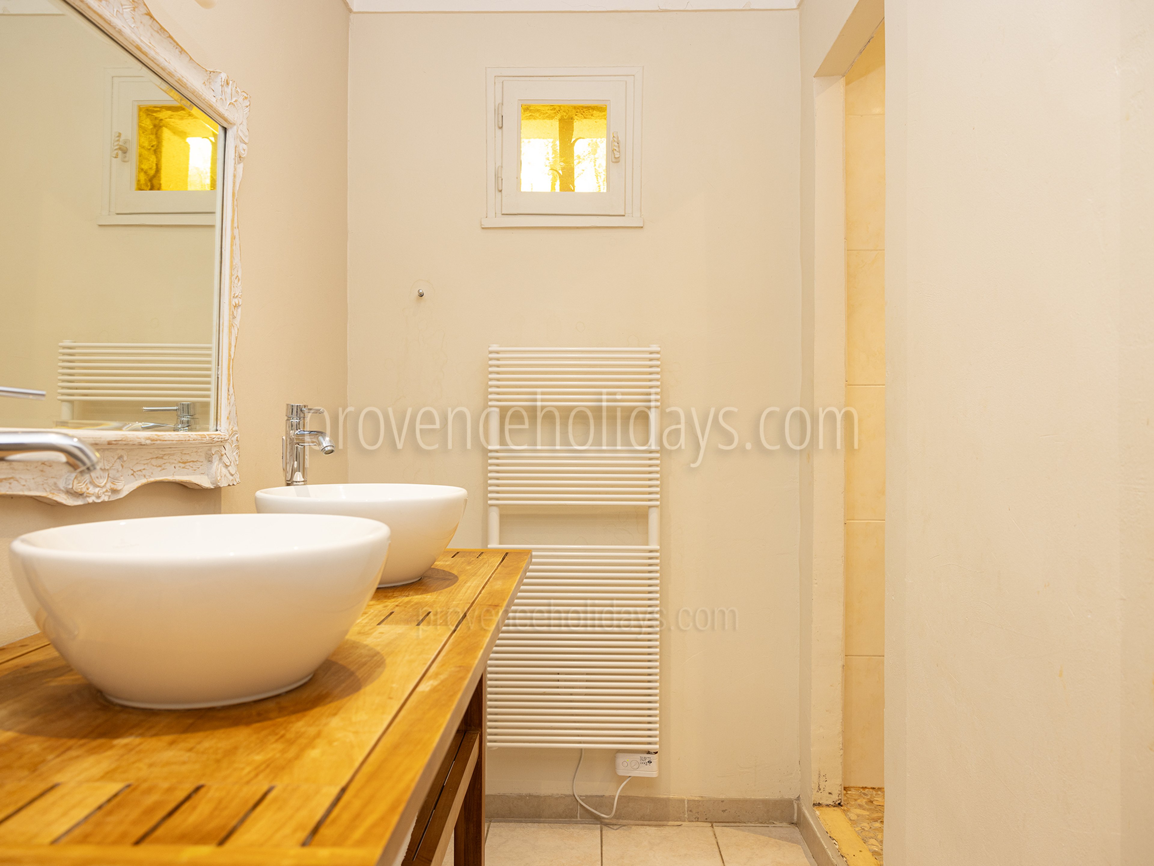18 - Mas Heyrauds: Villa: Bathroom
