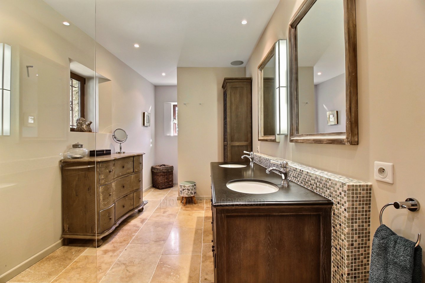 32 - Mas des Fonts: Villa: Bathroom