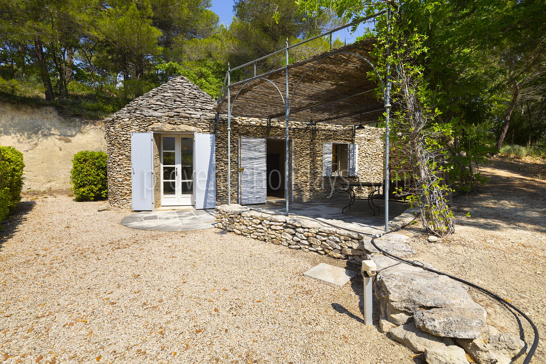 10 - La Roseraie: Villa: Exterior