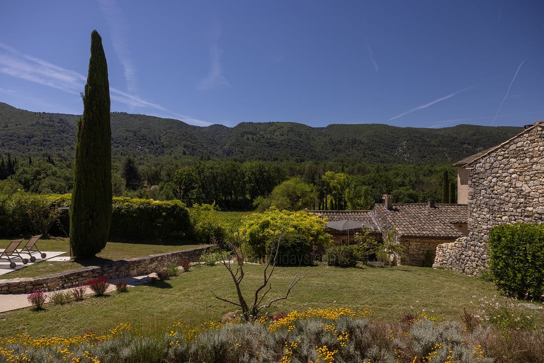 42 - Mas Vernet: Villa: Exterior
