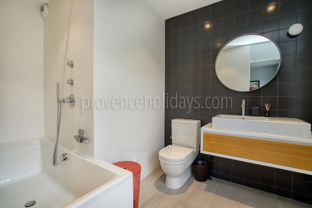 19 - Refuge d\'Azur: Villa: Bathroom