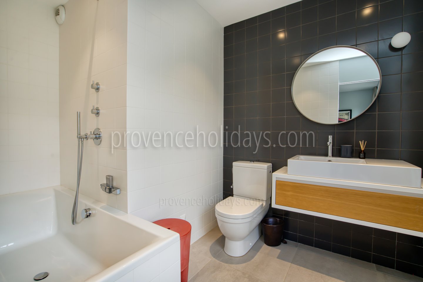 19 - Refuge d\'Azur: Villa: Bathroom