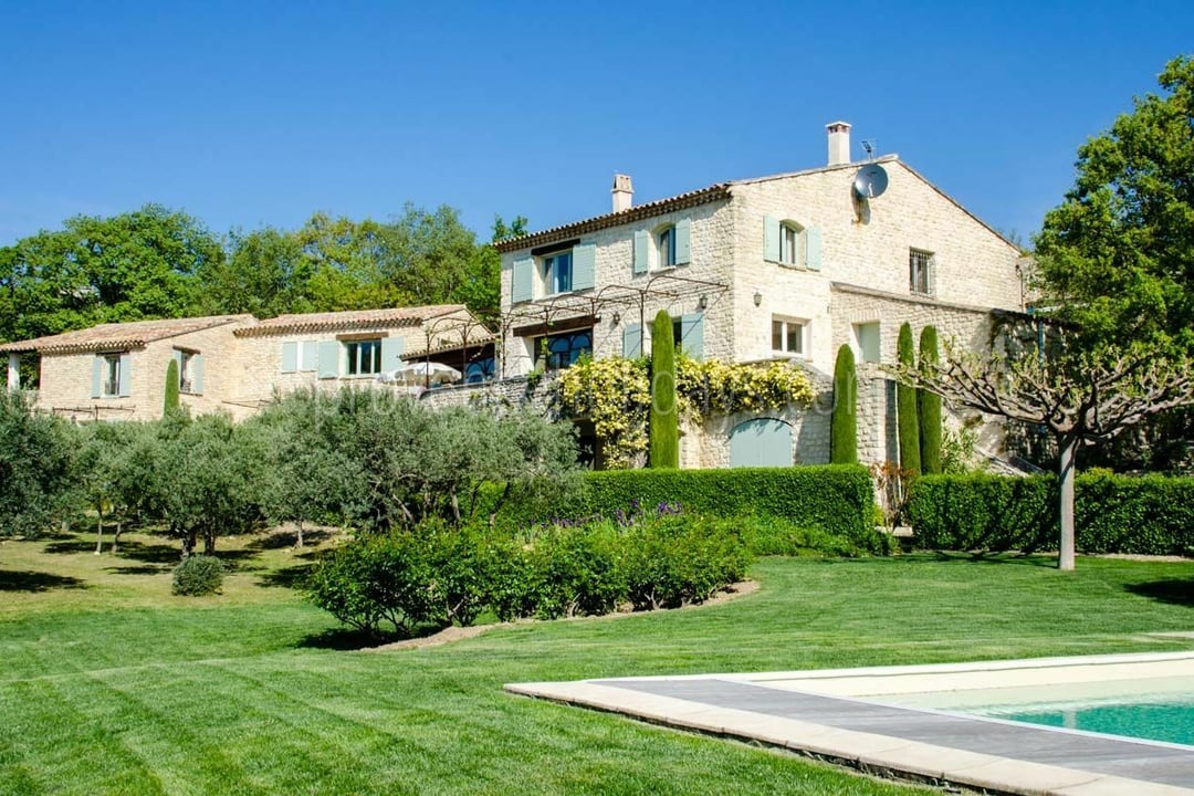 12 - Le Mas de Gordes: Villa: Exterior