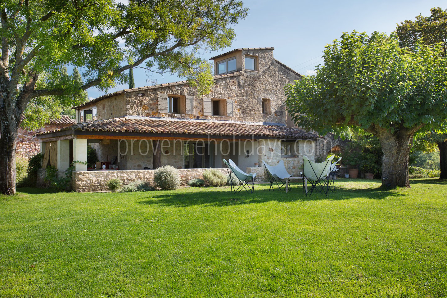 64 - Le Hameau de Goult: Villa: Exterior