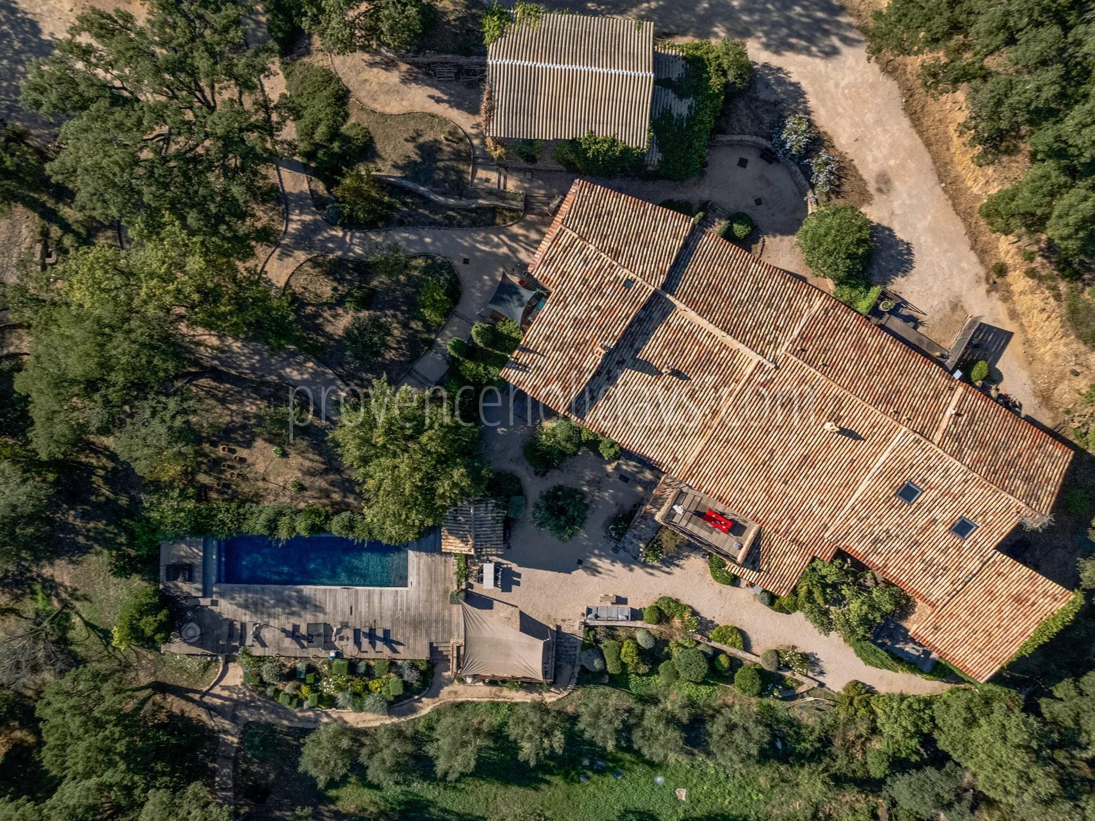 24 - Stone estate in La Garde-Freinet: Villa: Exterior