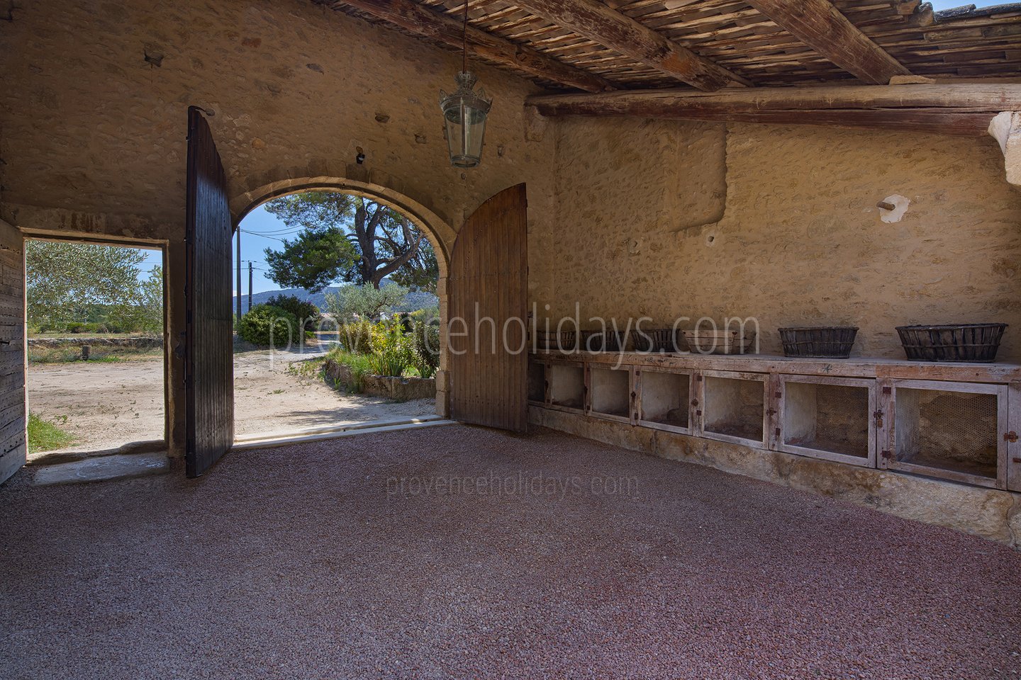 18 - Mas Robion: Villa: Exterior