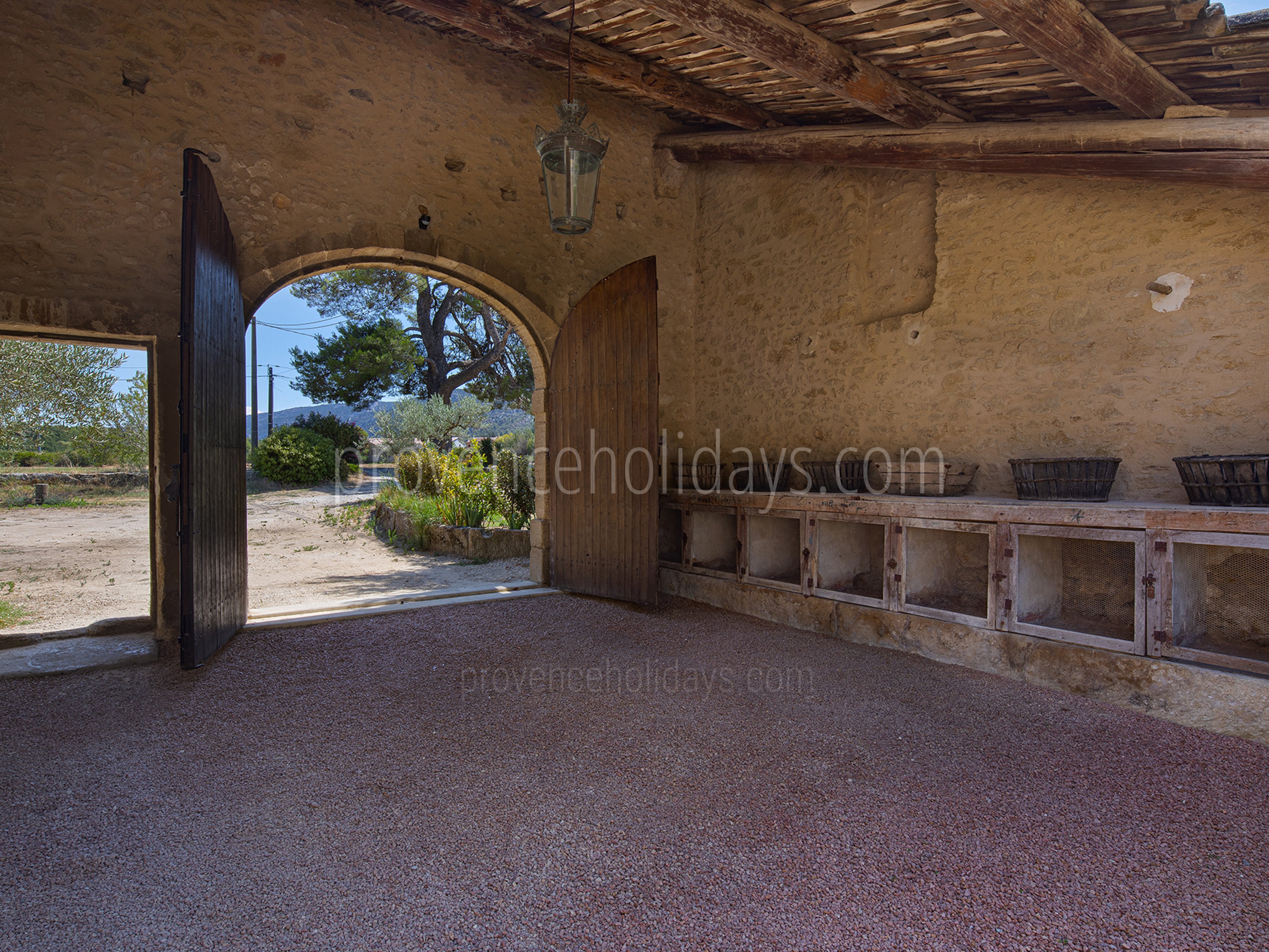 18 - Mas Robion: Villa: Exterior