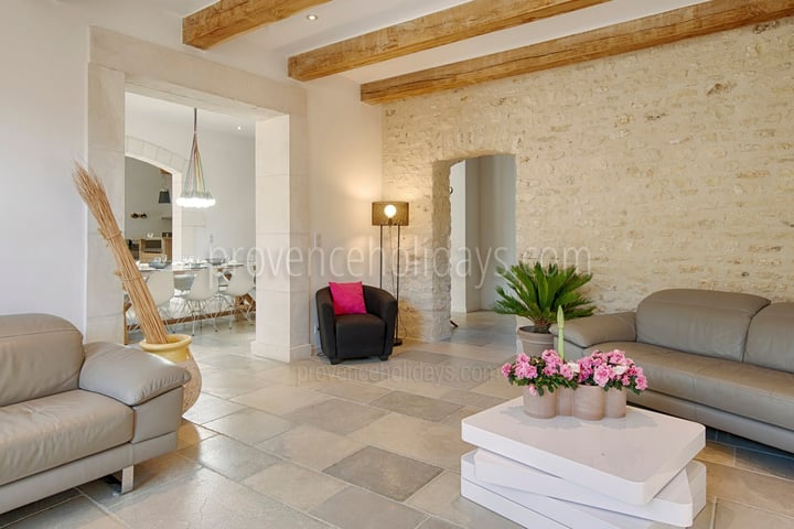 24 - Le Mas de la Pinède: Villa: Interior