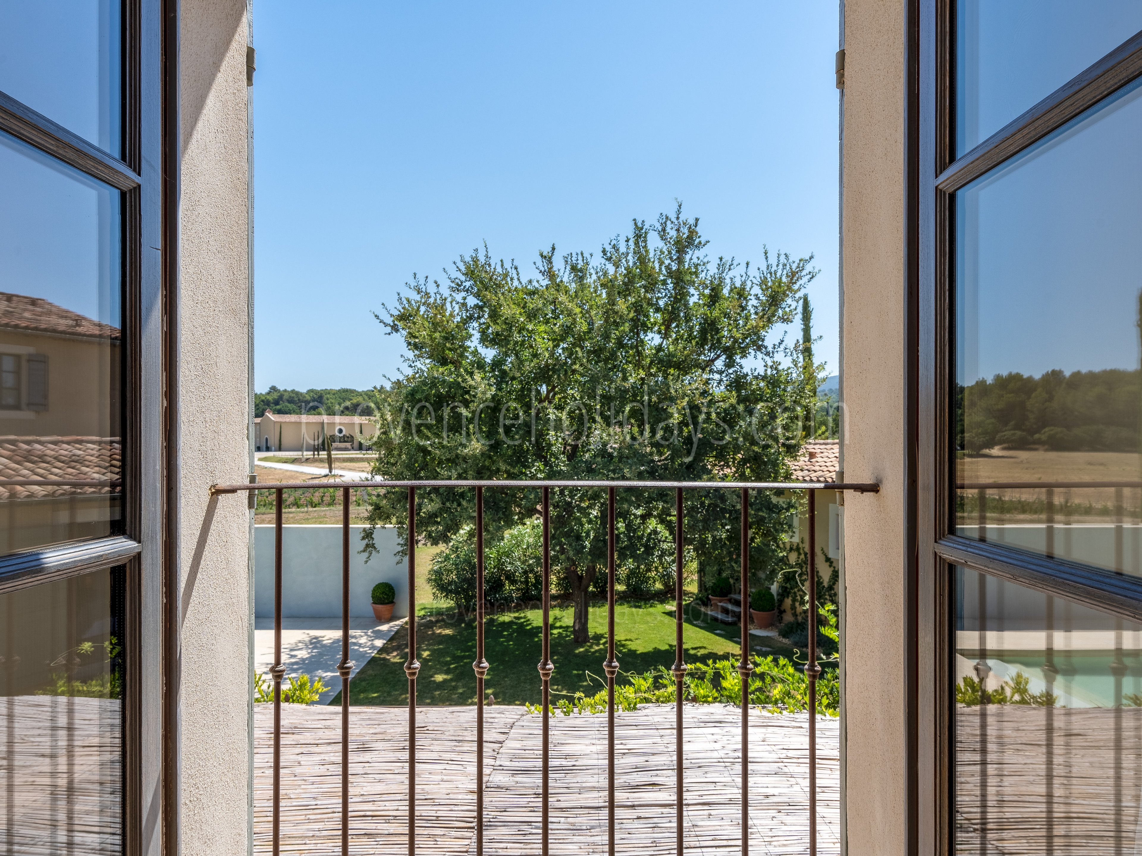 17 - Mas des Vignobles: Villa: Exterior