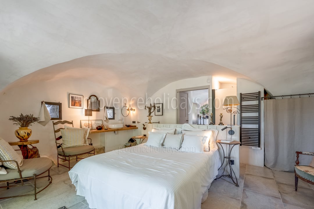 41 - La Chapelle Saint-Pons: Villa: Bedroom 1