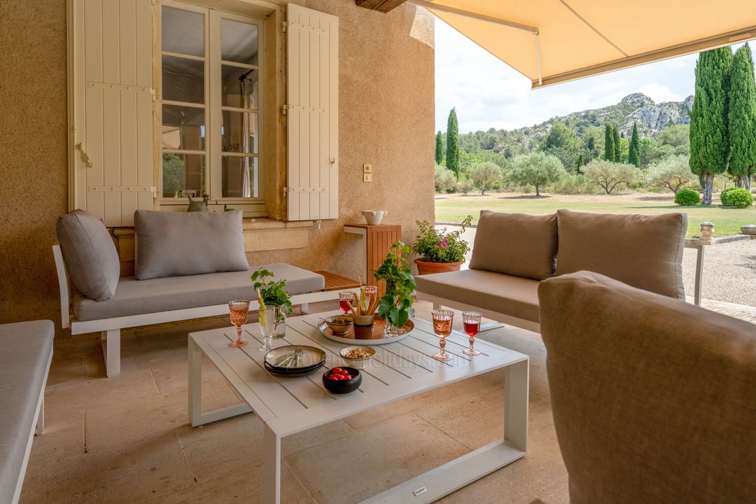 22 - Mas des Trois Cyprès: Villa: Exterior