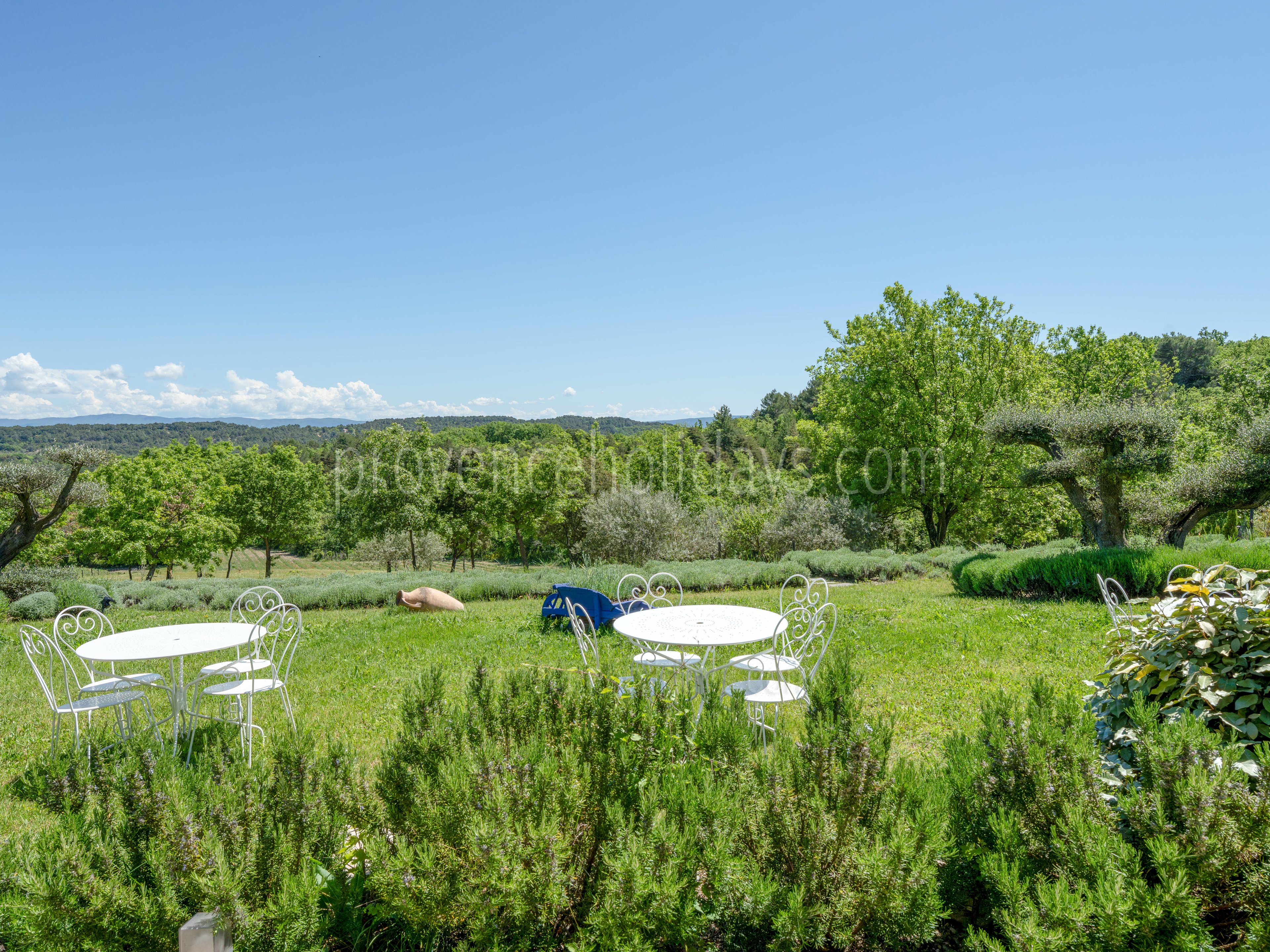 19 - Bastide des Chênes: Villa: Exterior