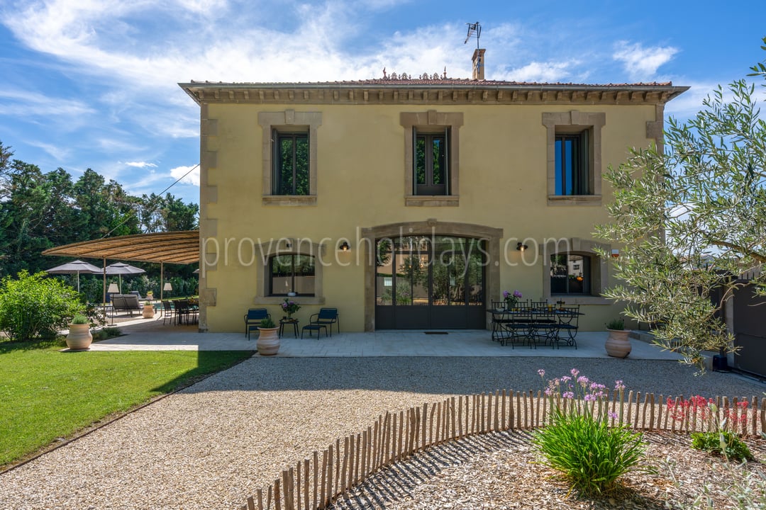 90 - Bastide Leontin: Villa: Exterior
