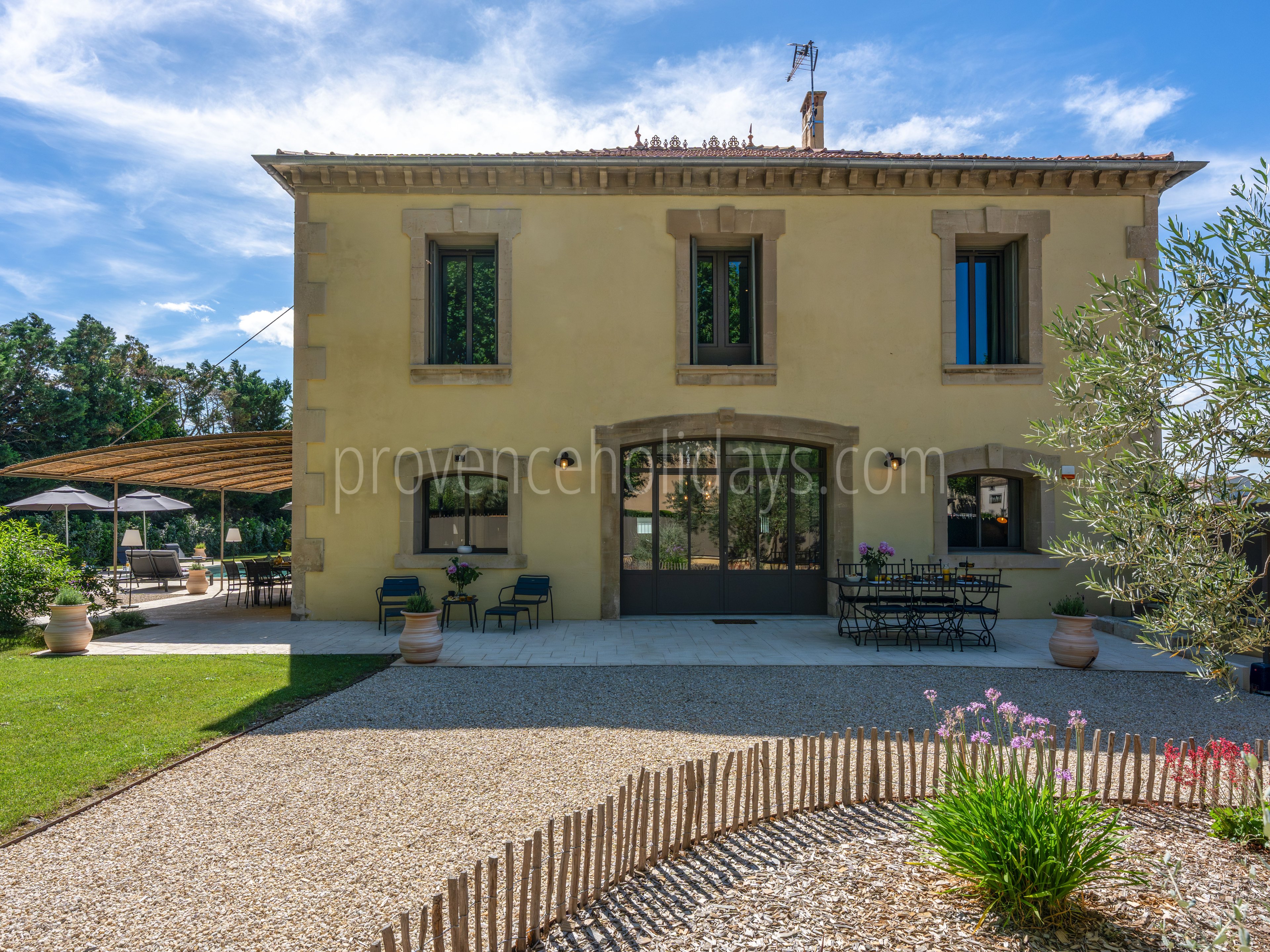 90 - Bastide Leontin: Villa: Exterior