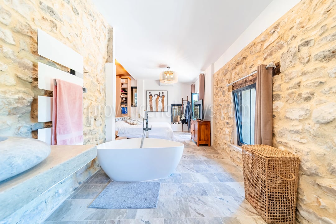 9 - Eigentijdse woning in Villes-sur-Auzon: Villa: Interior