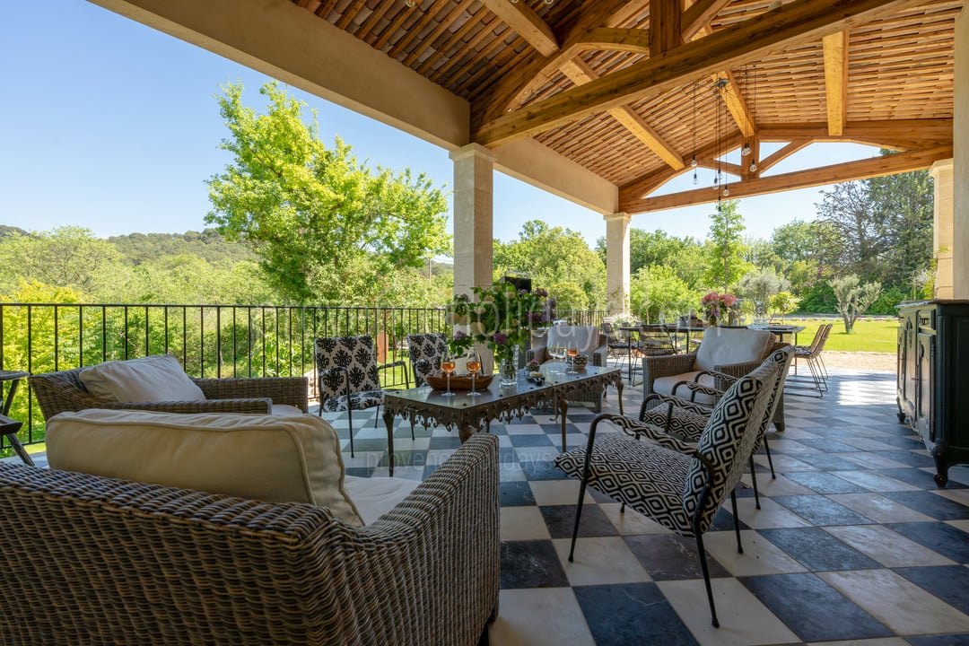 13 - Domaine des Arts: Villa: Exterior