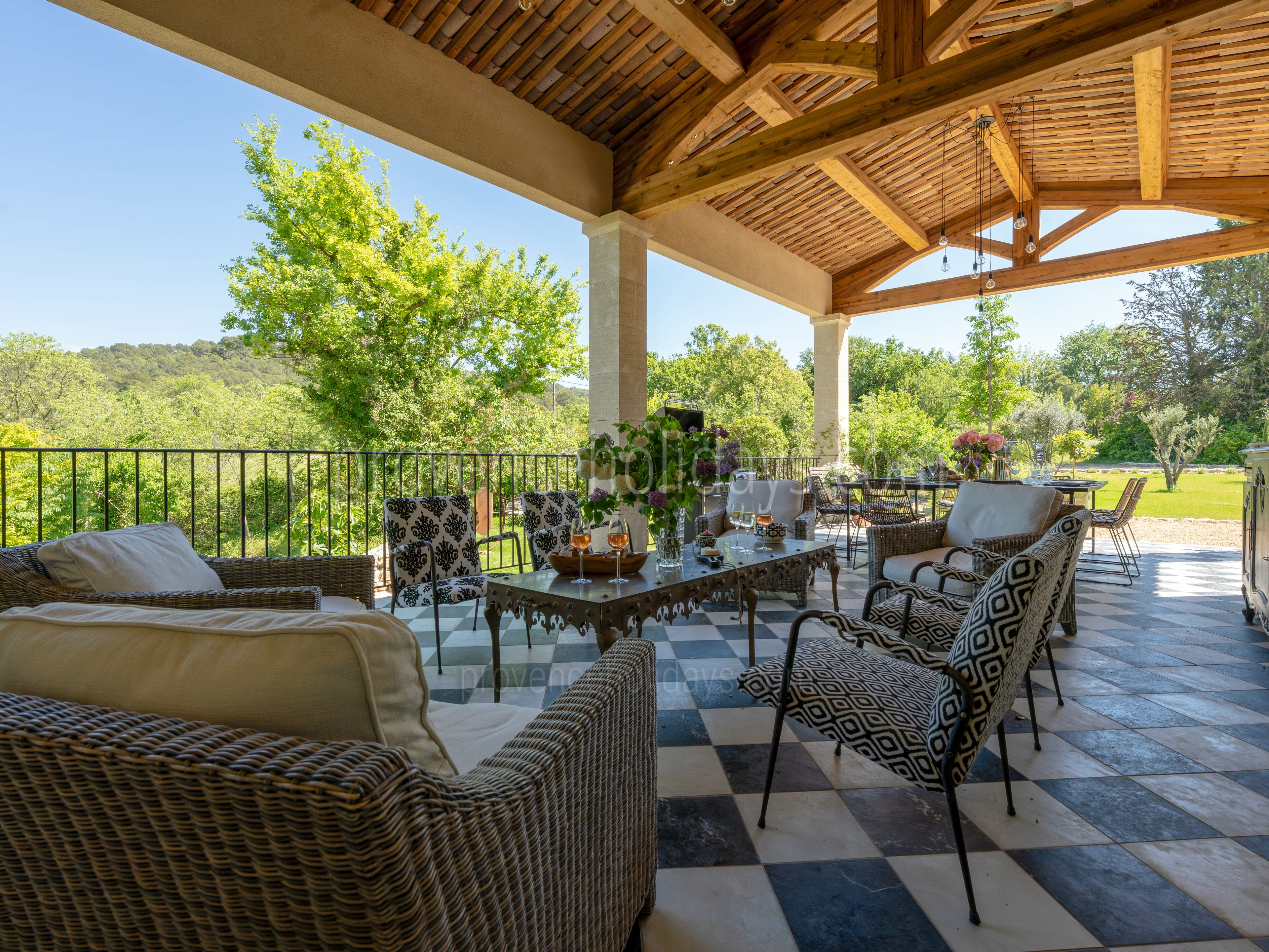 13 - Domaine des Arts: Villa: Exterior