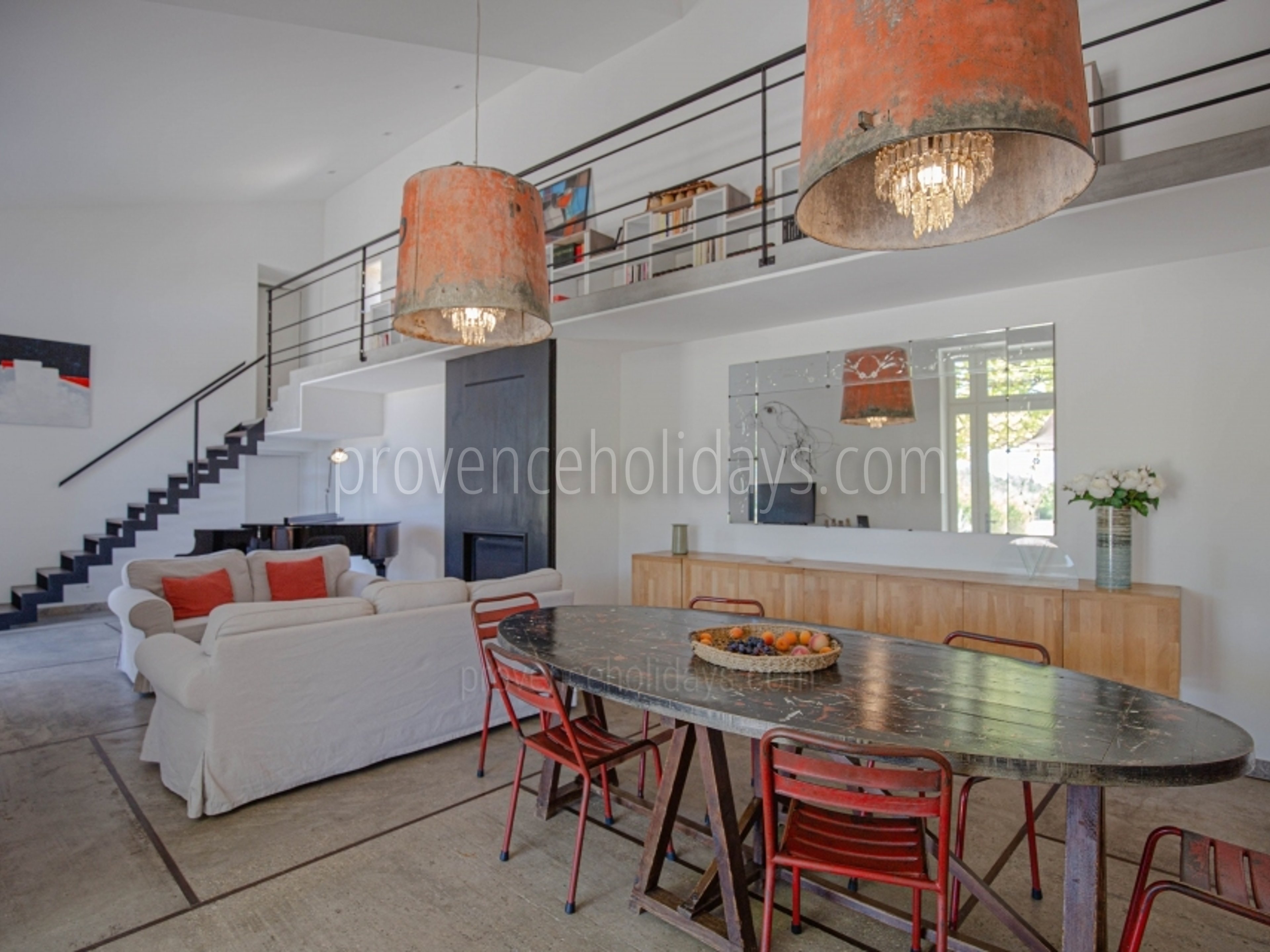 25 - Villa Beaumes: Villa: Interior