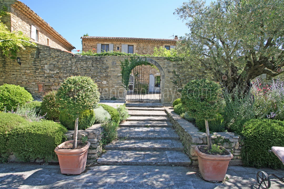 27 - Le Mas des Buis: Villa: Exterior