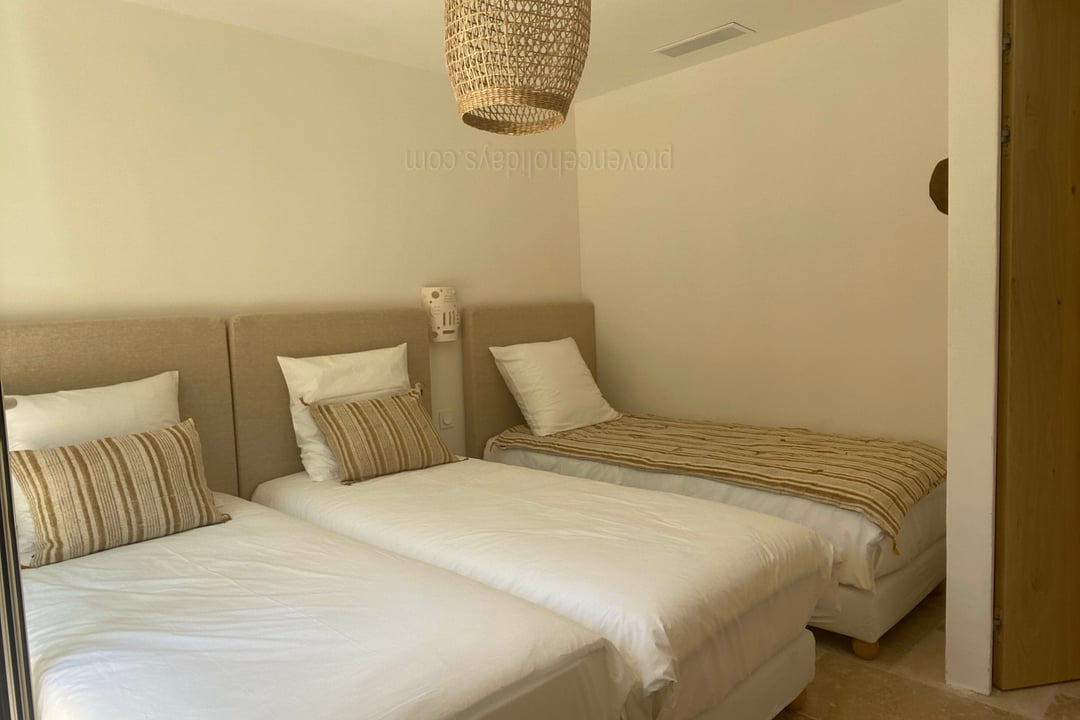 12 - Villa Luna: Villa: Bedroom