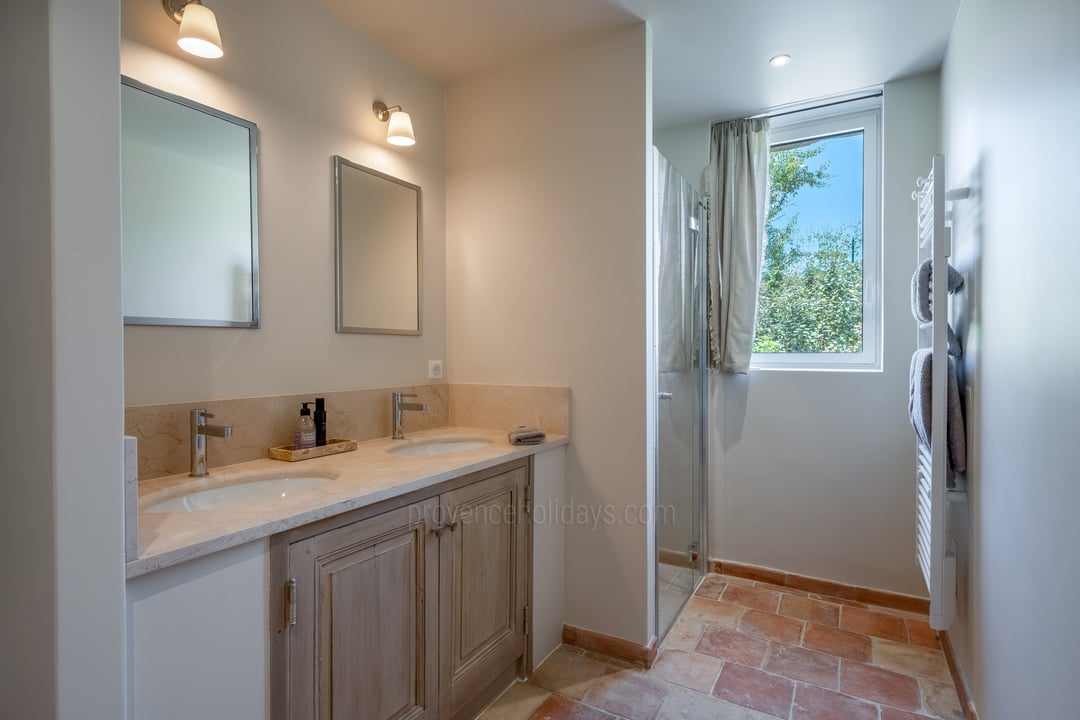 18 - Mas de Charline: Villa: Bathroom