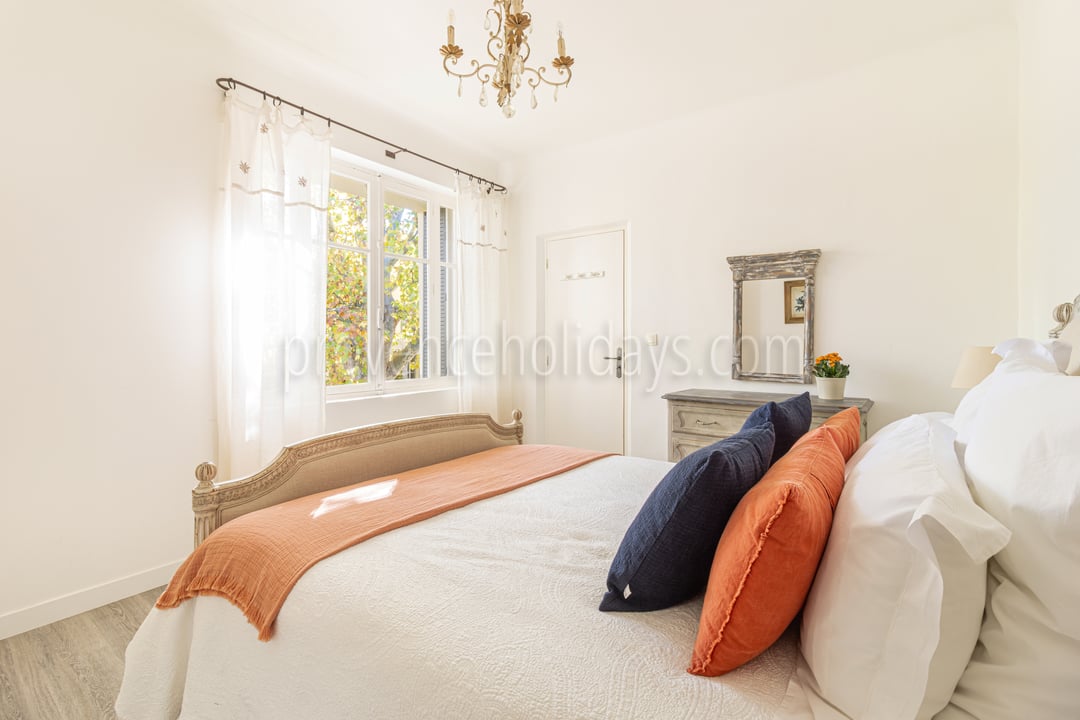 19 - Mas Mollégès: Villa: Bedroom