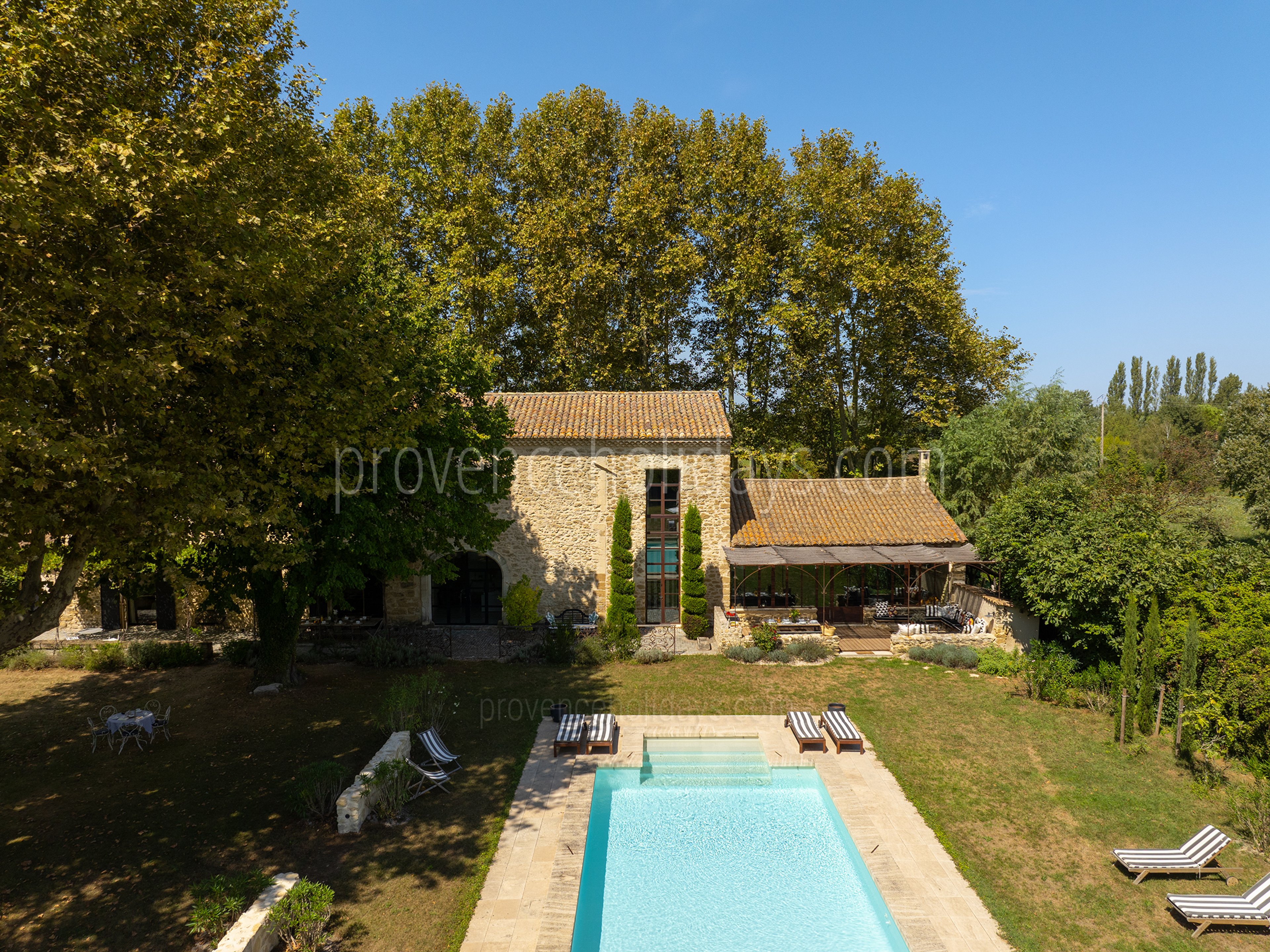 37 - Le Mas d\'Entraigues: Villa: Exterior