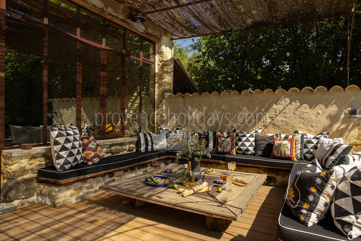 4 - Le Mas d\'Entraigues: Villa: Exterior