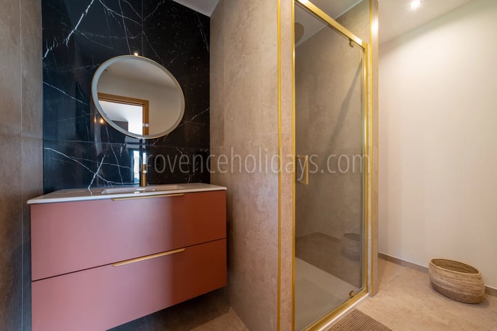 28 - Hedendaagse villa in Cavalaire-sur-Mer: Villa: Bathroom