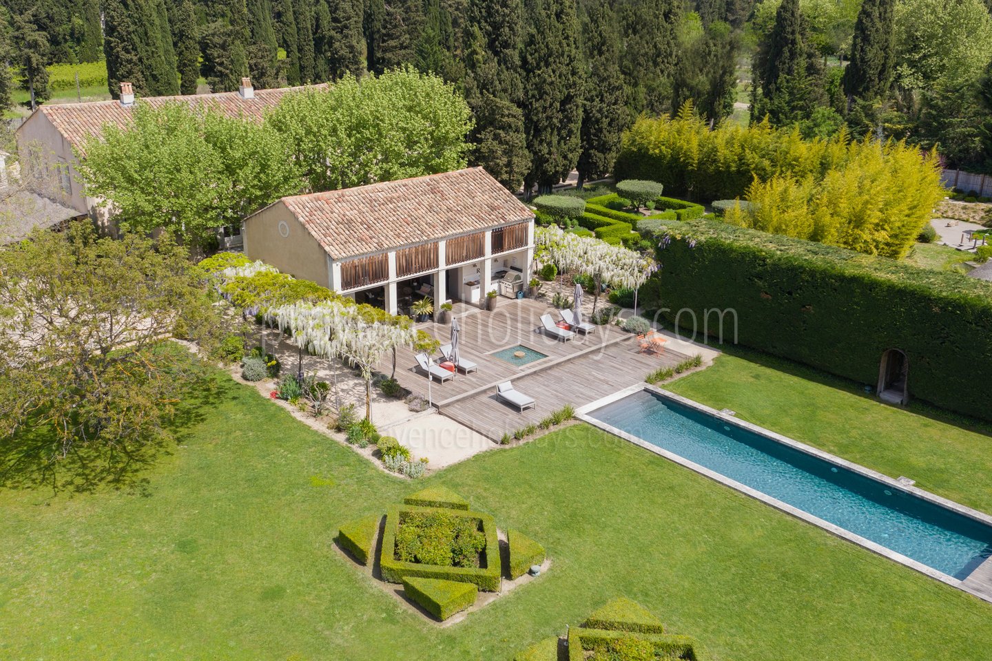 27 - Mas des Étoiles: Villa: Exterior