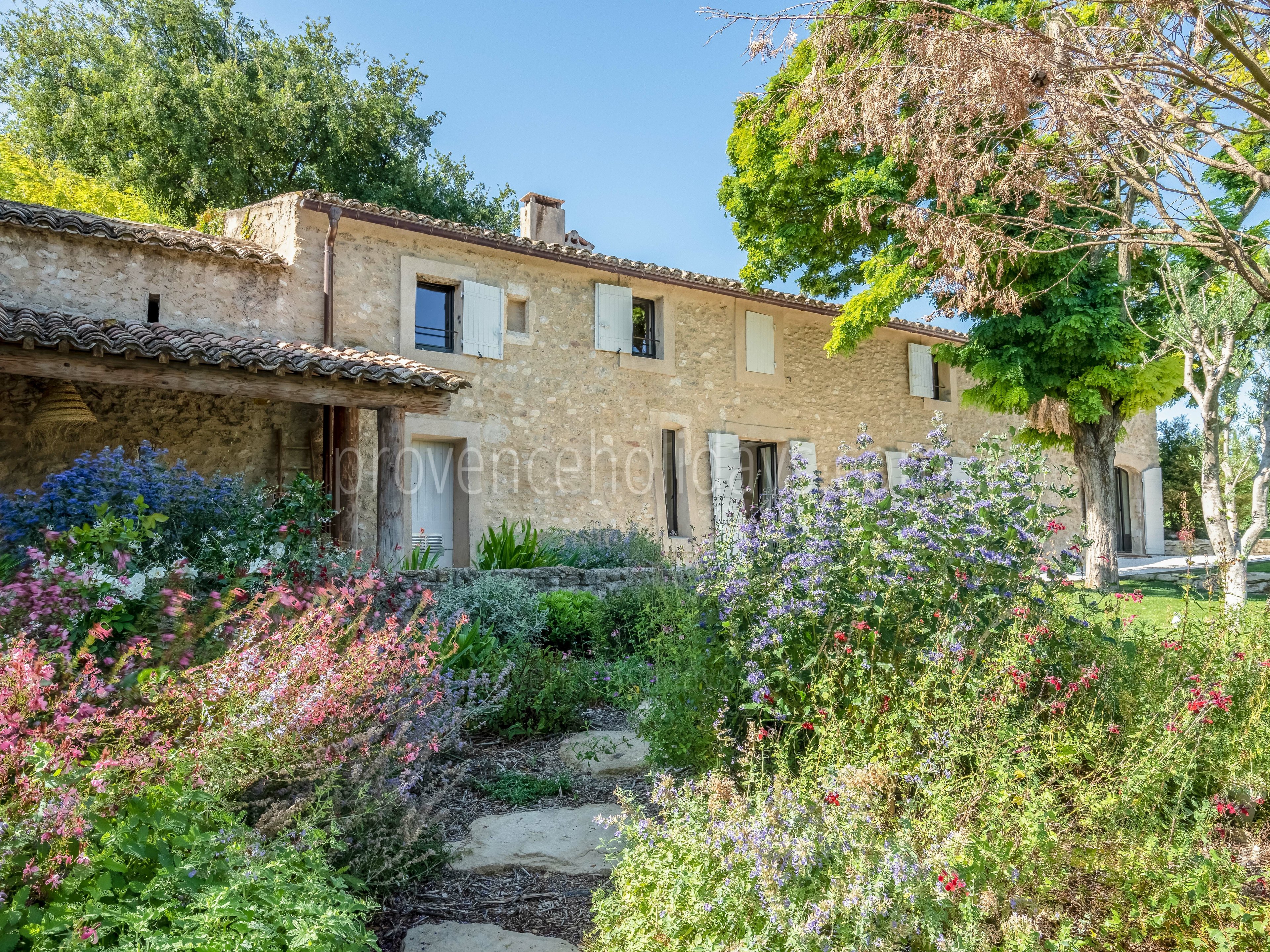 19 - Le Mas des Vignes: Villa: Exterior
