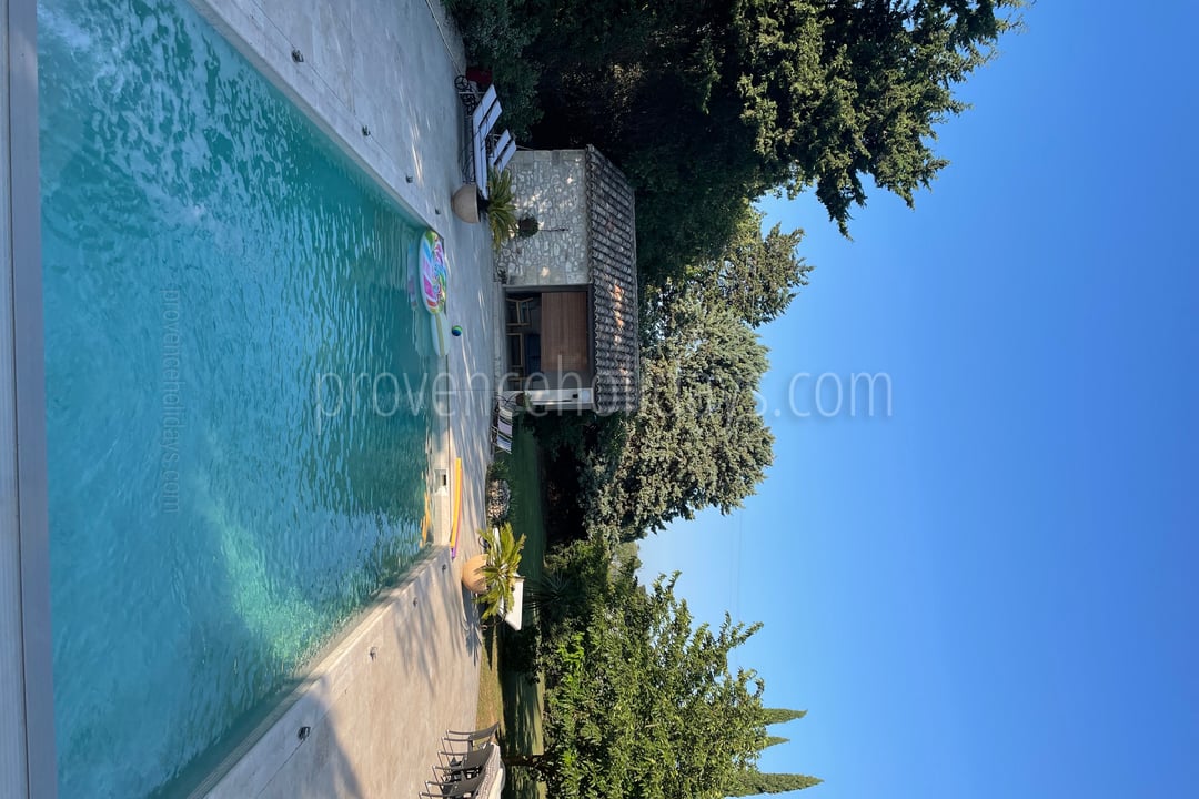 Mas proche d'Eygalières avec piscine à vendre 6 - Mas des Couroulous: Villa: Exterior