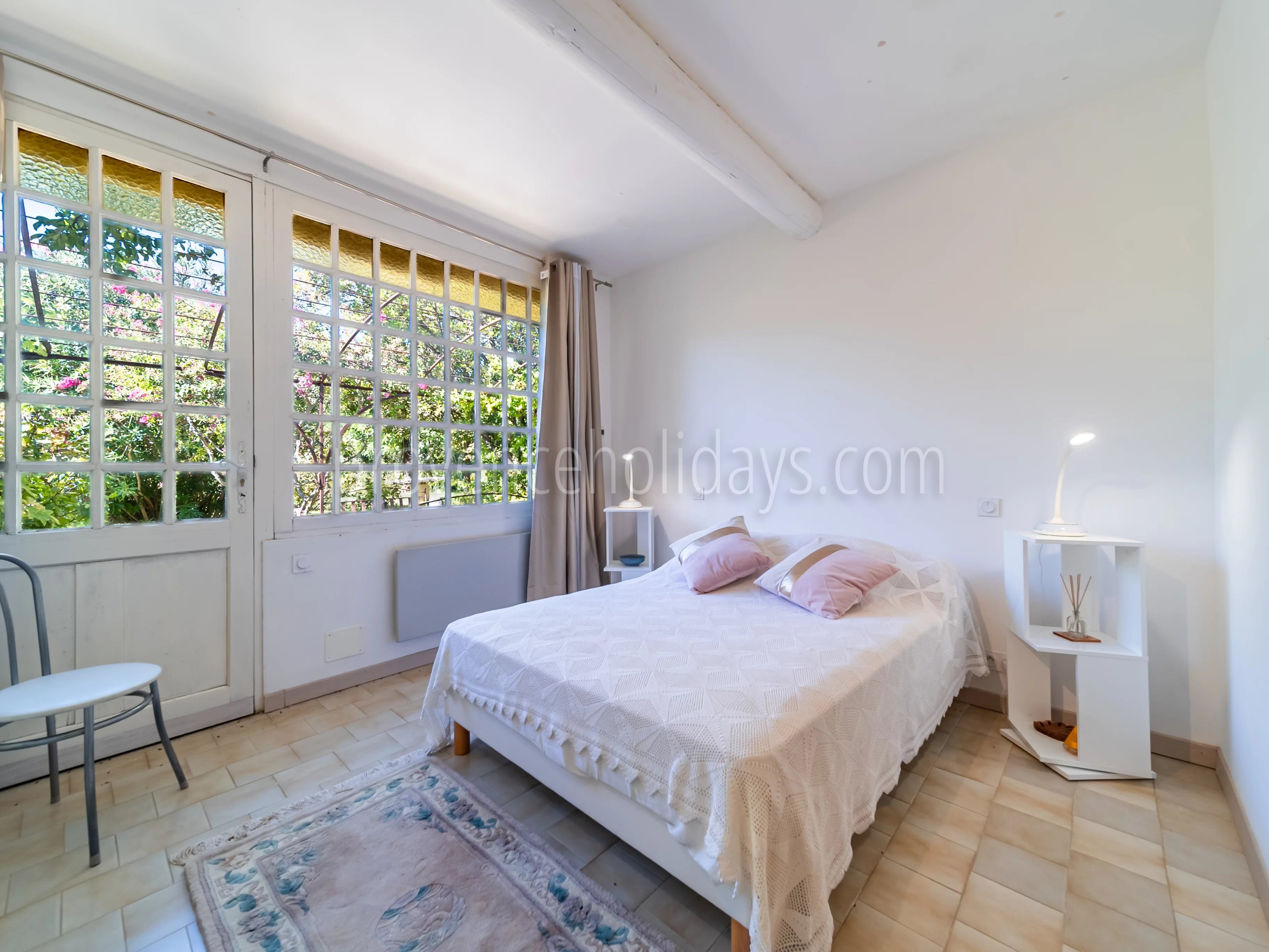 22 - Character mas in Gordes: Villa: Bedroom