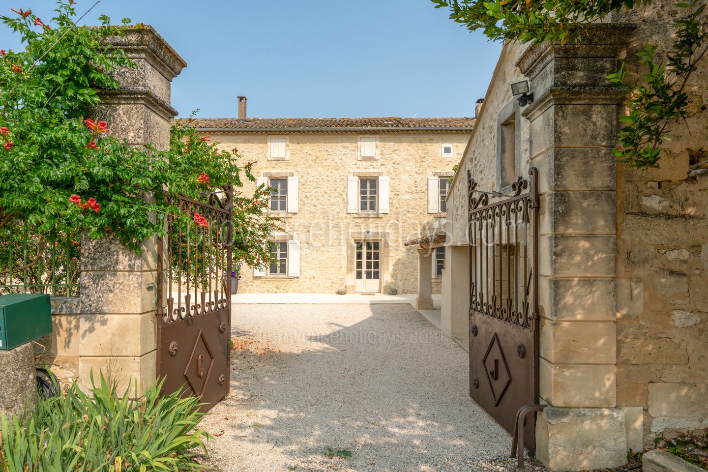 50 - L\'art de vivre: Villa: Exterior