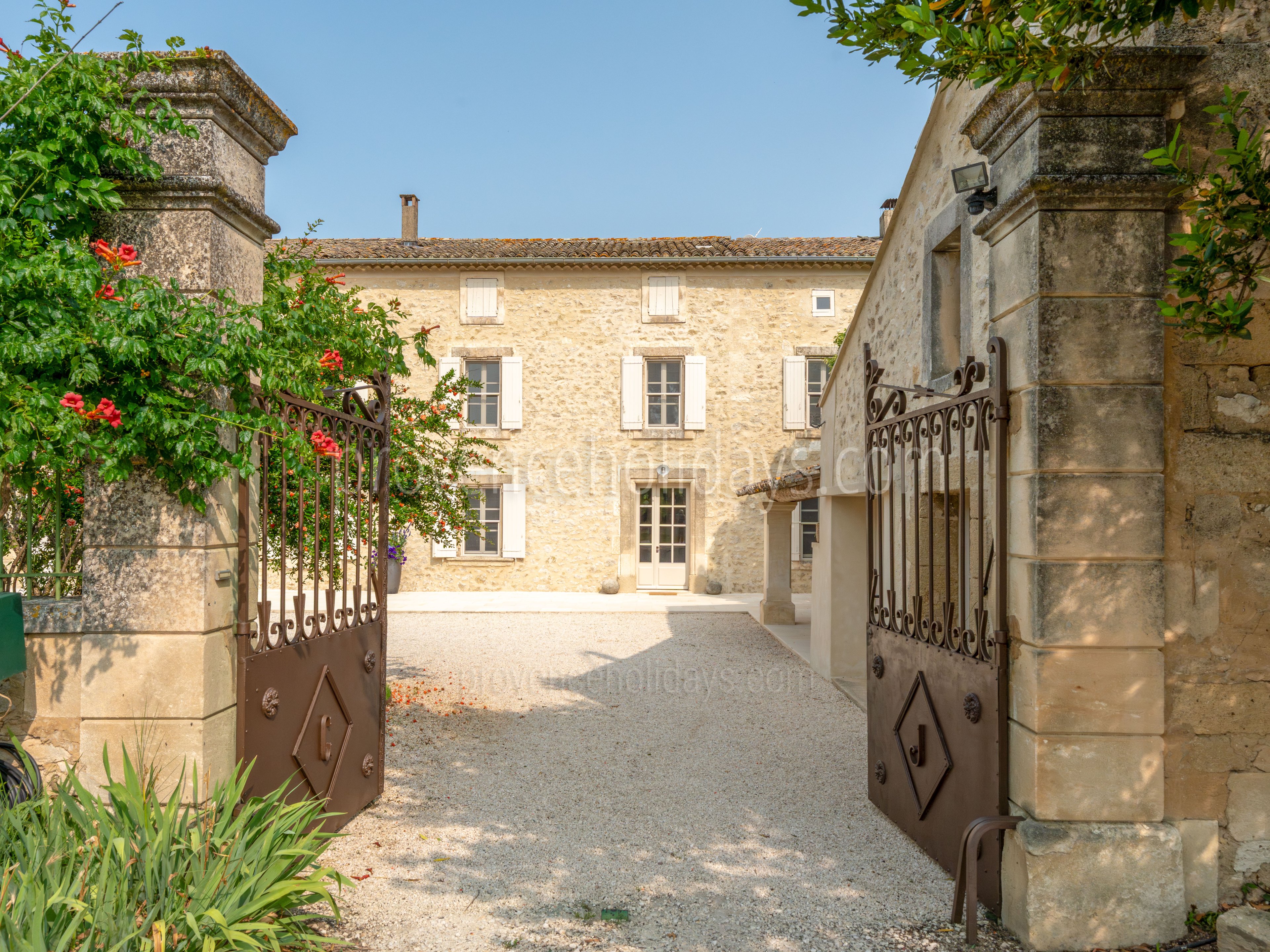 50 - L\'art de vivre: Villa: Exterior