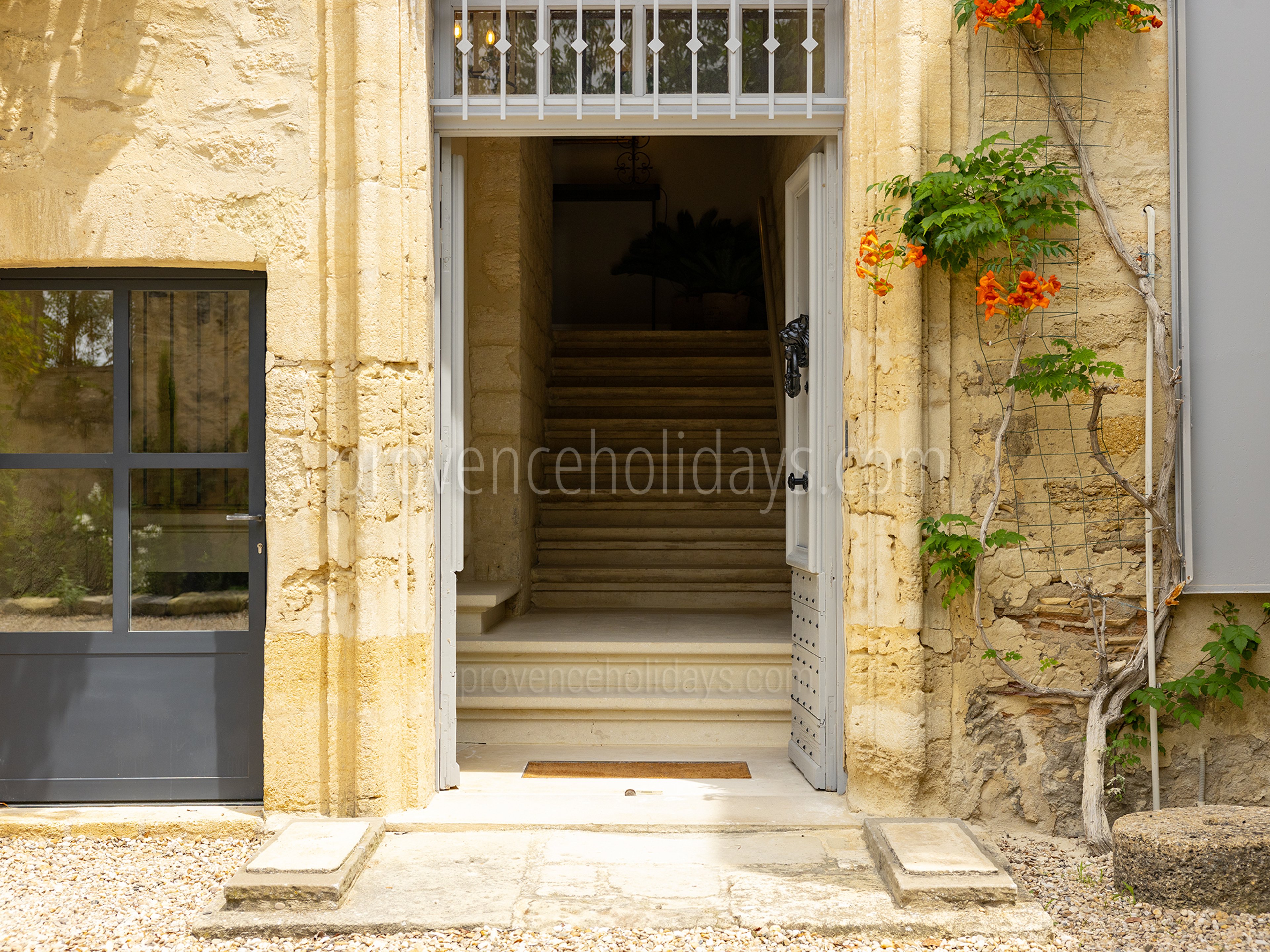 16 - La Bâtisse d\'Uzès: Villa: Exterior