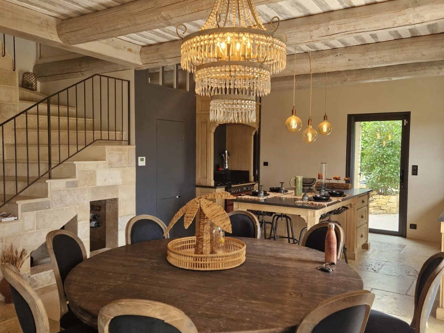 8 - La Roque sur Pernes: Villa: Interior - Living Room - Main House