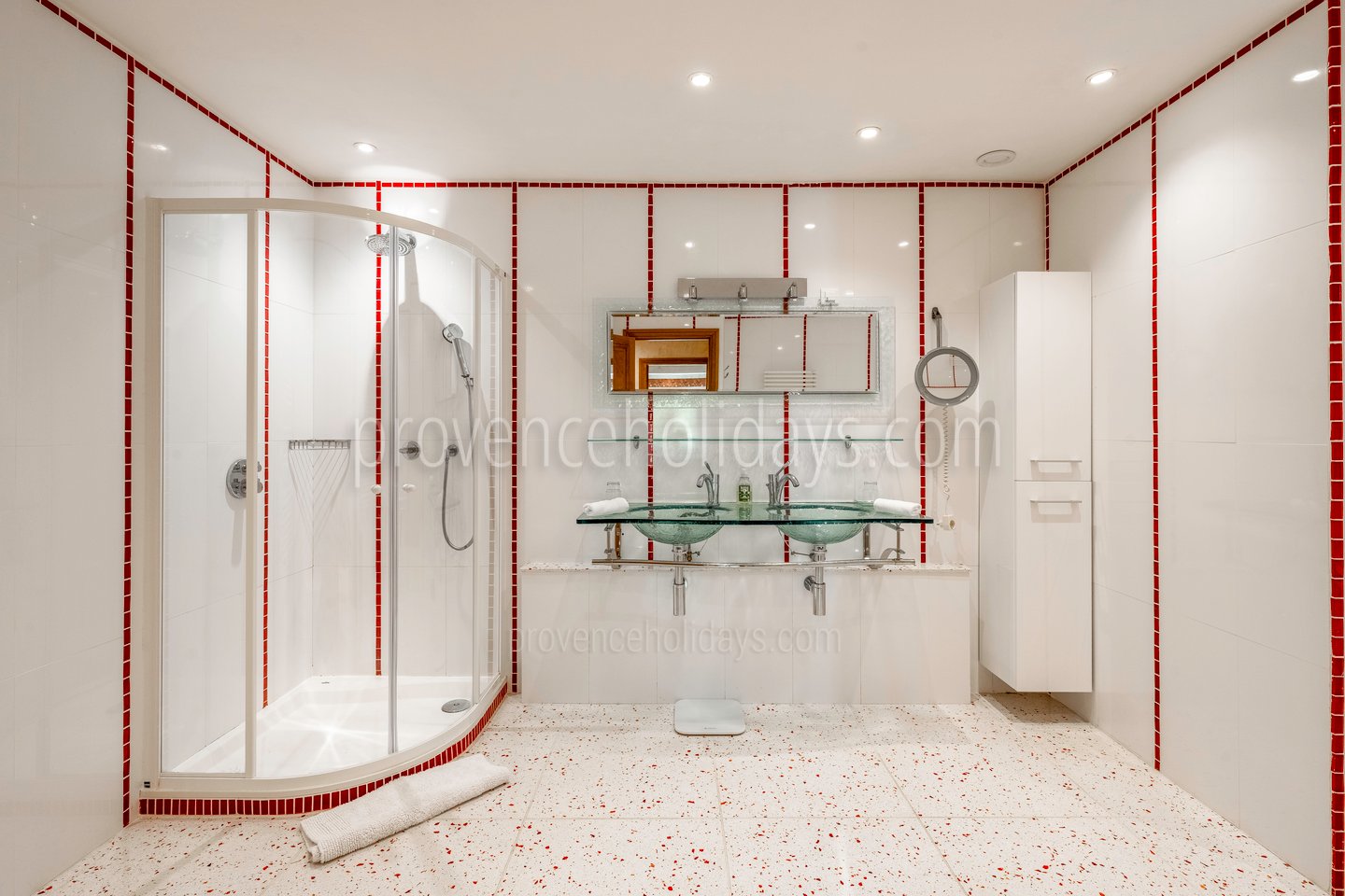 27 - La Pierre d\'Or: Villa: Bathroom
