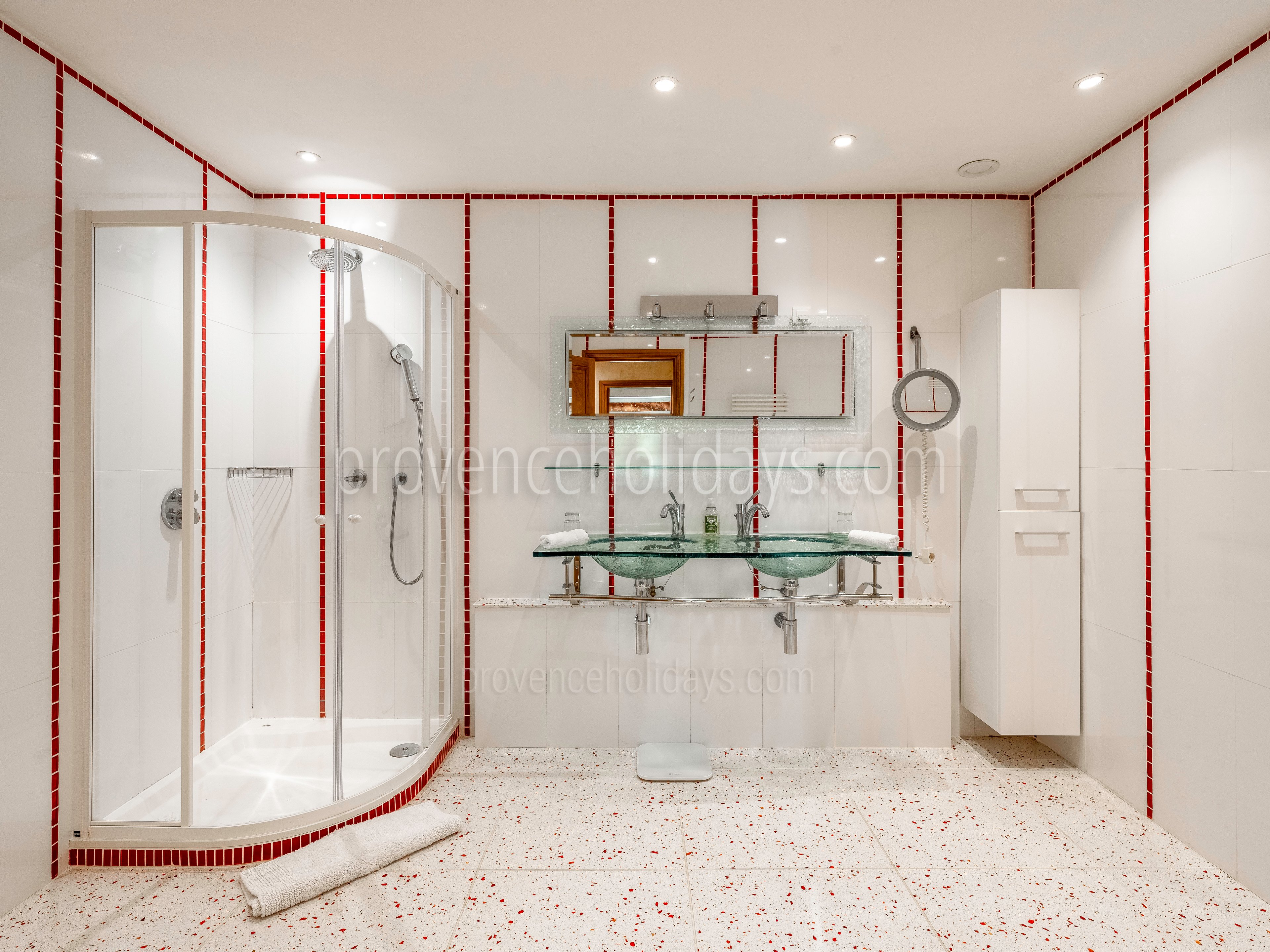27 - La Pierre d\'Or: Villa: Bathroom